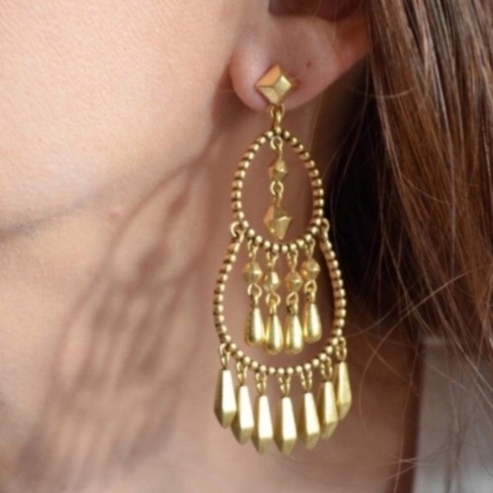 Stella & Dot | Vintage Gold Reverie Chandelier Shoulder Duster Tiered Earrings - Picture 8 of 12